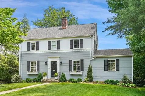 124 Siwanoy Boulevard Eastchester NY 10709