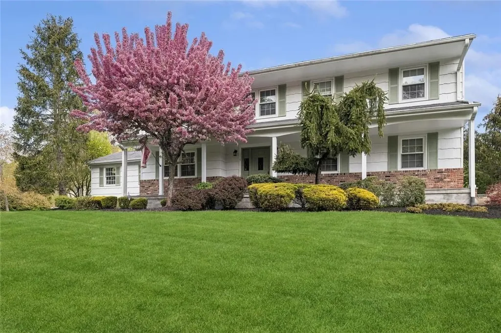 175 Waters Edge Valley Cottage NY 10989