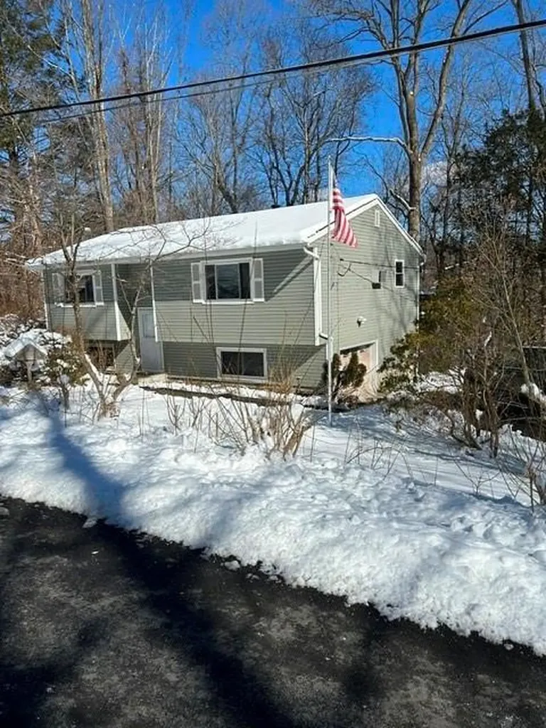 4 Mead Road Carmel NY 10512