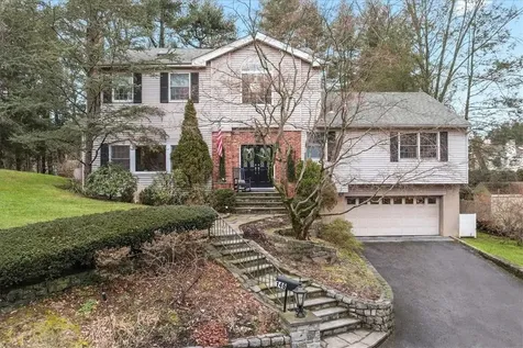146 Saxon Woods Road White Plains NY 10605