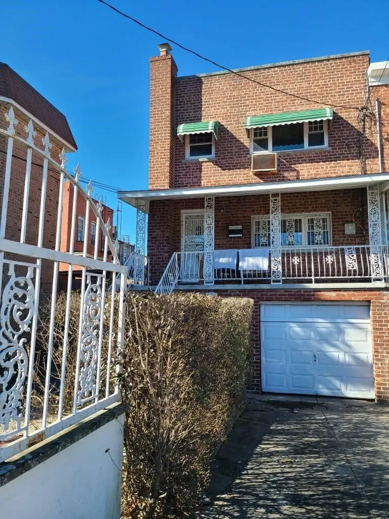 3711 Laconia Avenue Bronx NY 10469