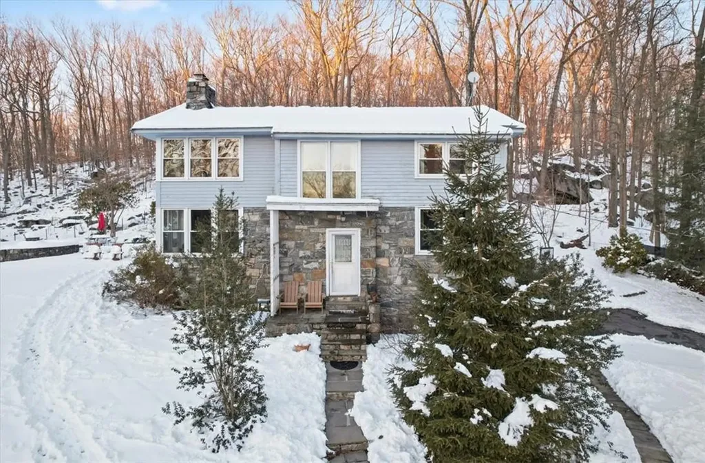 14 Kirk Lake Drive Mahopac NY 10541