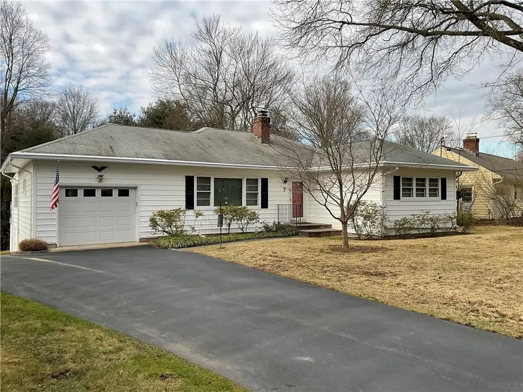 7 Sherwood Drive Poughkeepsie NY 12603