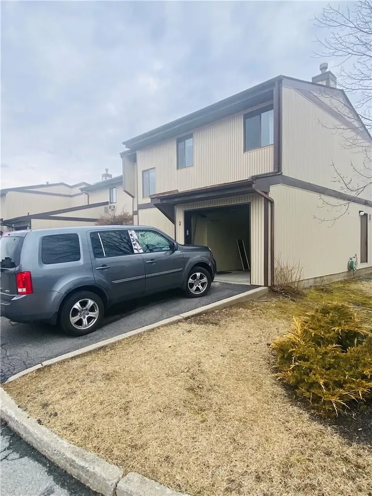 2 Manor Mews Middletown NY 10940