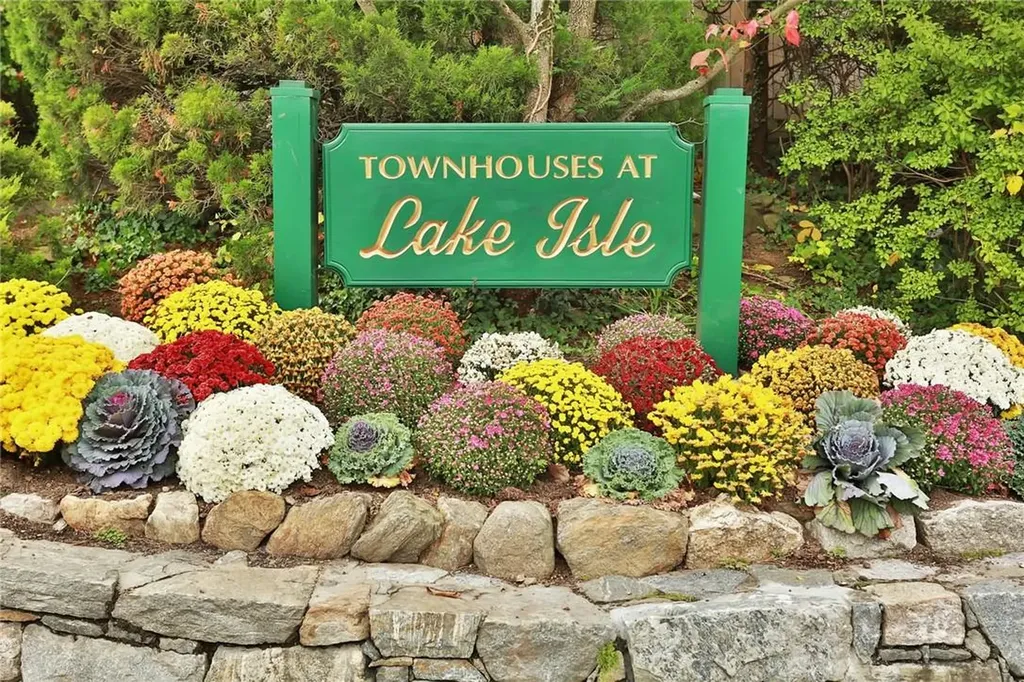 38 Waterside Close Eastchester NY 10709