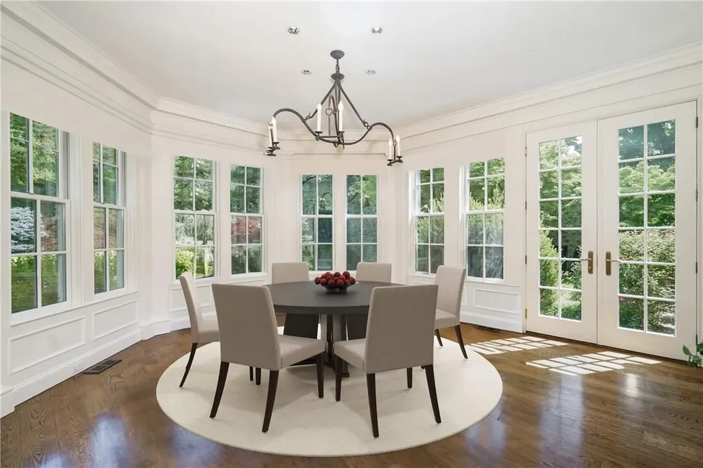 8 Cooper Road Scarsdale NY 10583