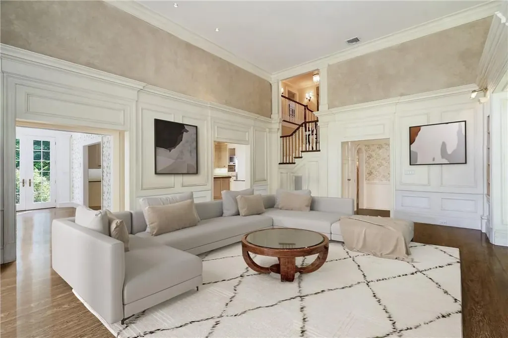8 Cooper Road Scarsdale NY 10583