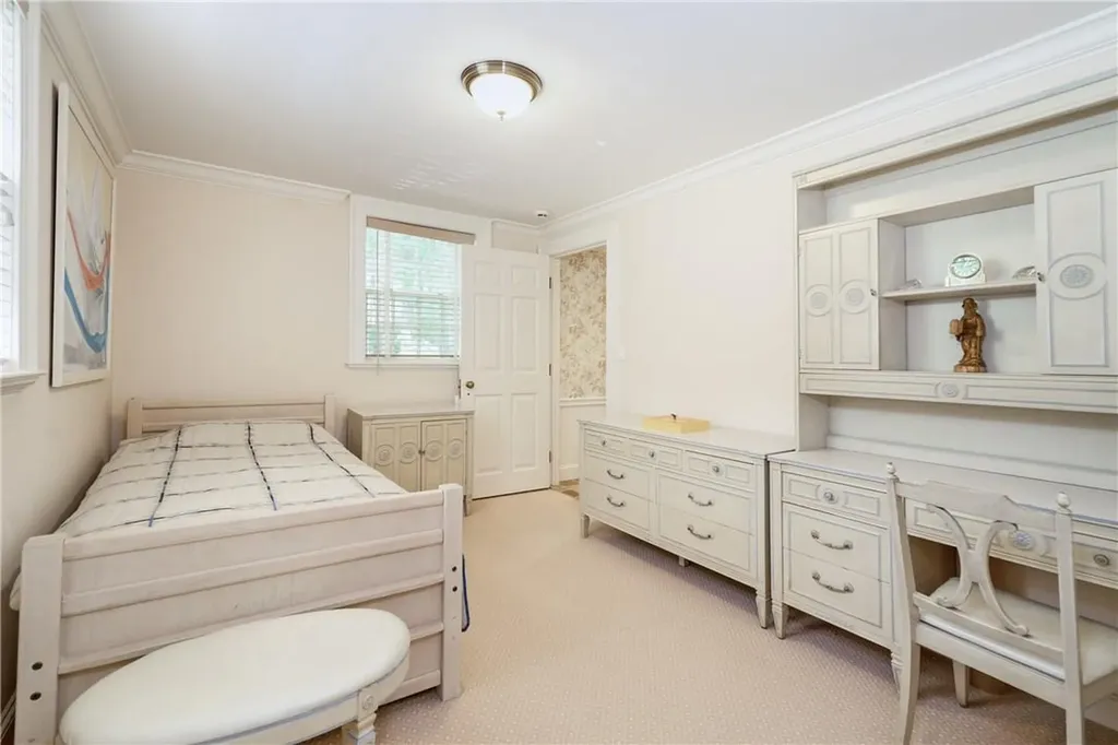 8 Cooper Road Scarsdale NY 10583