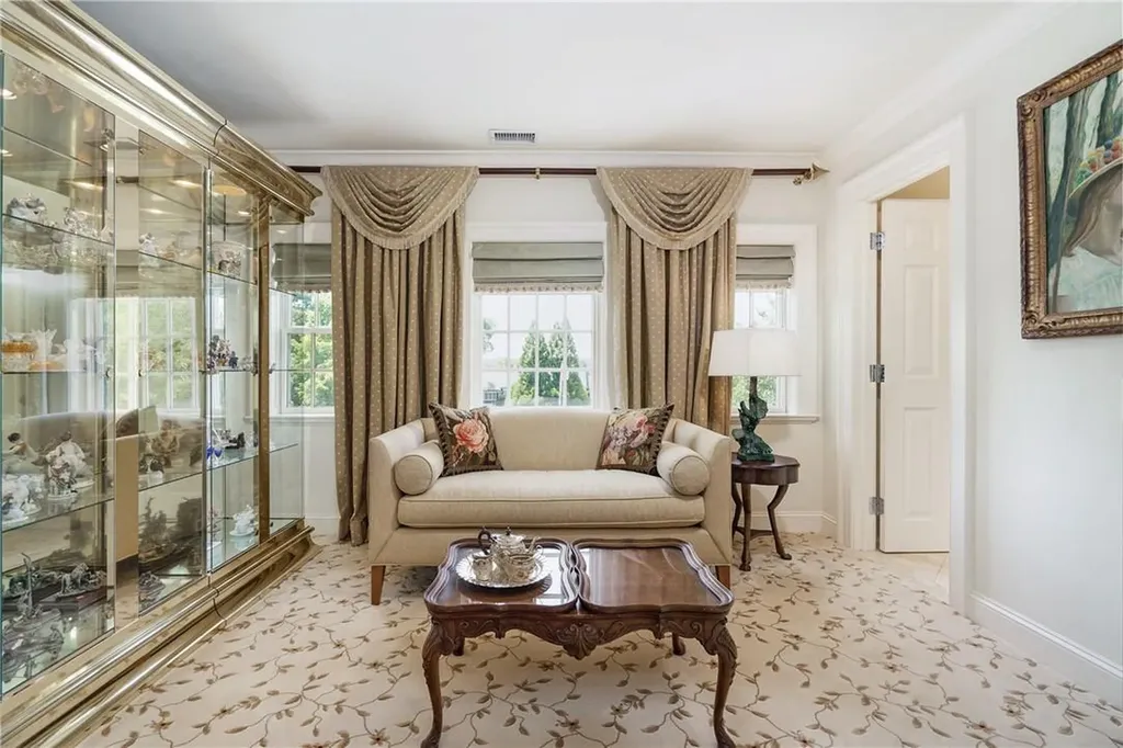 8 Cooper Road Scarsdale NY 10583