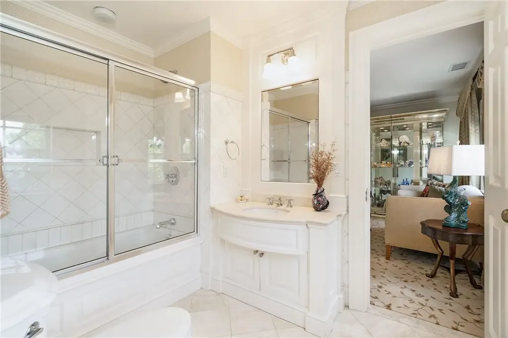 8 Cooper Road Scarsdale NY 10583