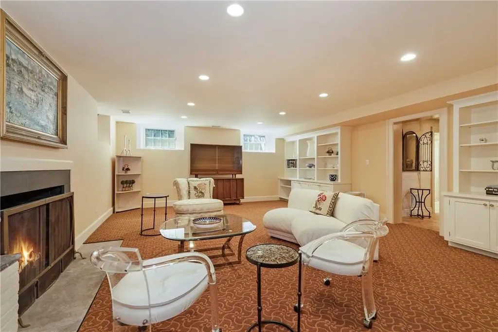 8 Cooper Road Scarsdale NY 10583