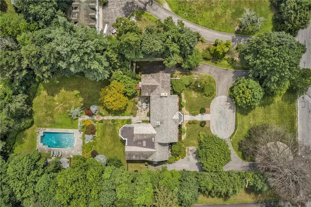 8 Cooper Road Scarsdale NY 10583
