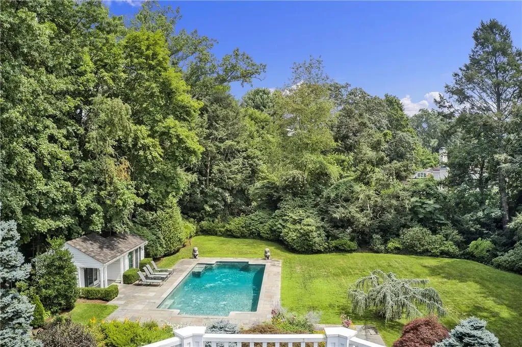 8 Cooper Road Scarsdale NY 10583