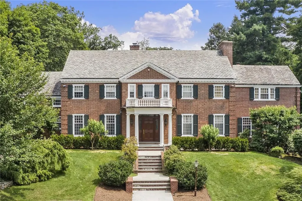 8 Cooper Road Scarsdale NY 10583
