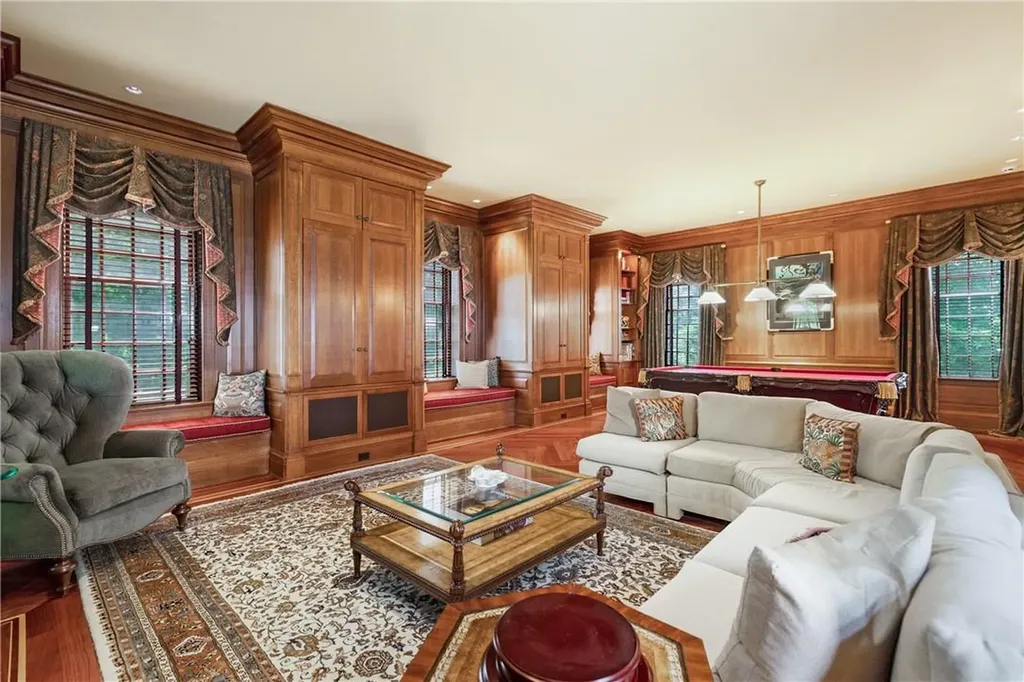 8 Cooper Road Scarsdale NY 10583