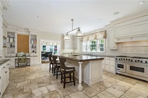 8 Cooper Road Scarsdale NY 10583