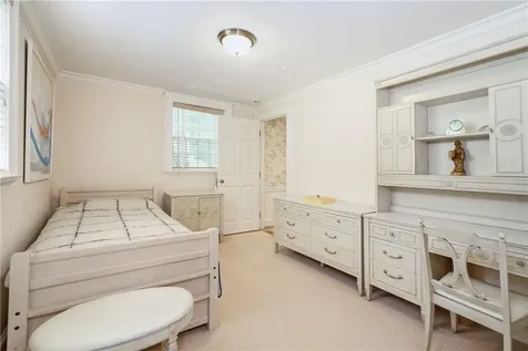 8 Cooper Road Scarsdale NY 10583