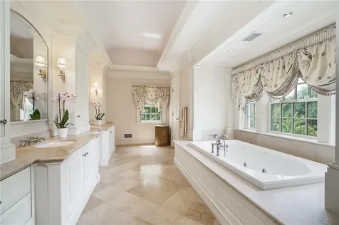 8 Cooper Road Scarsdale NY 10583
