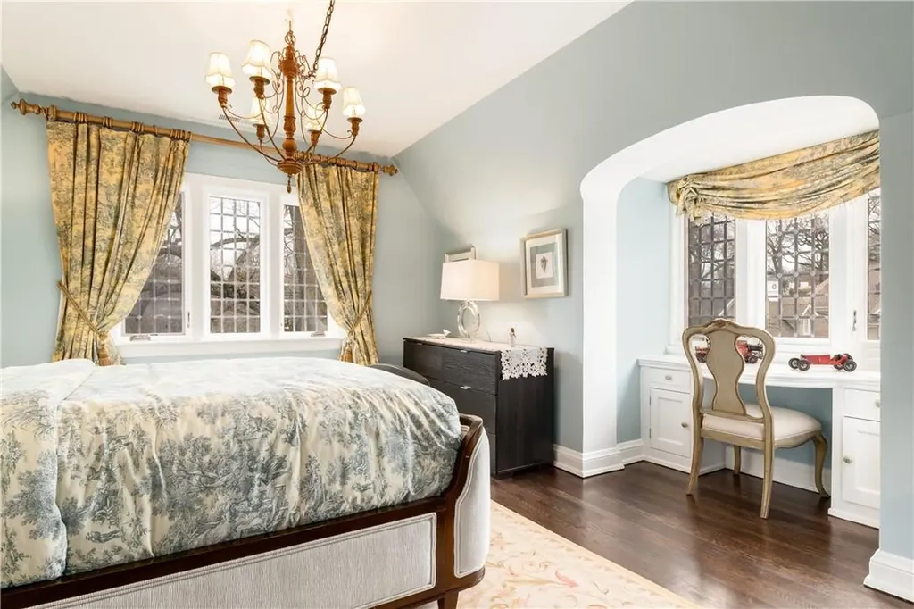 27 Hampshire Road Bronxville NY 10708