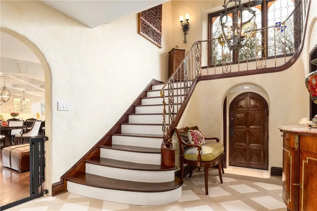 27 Hampshire Road Bronxville NY 10708