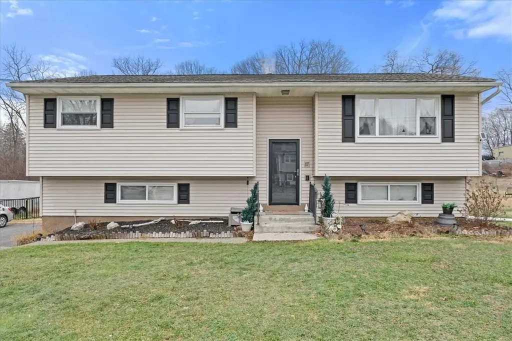 17 Stuart Drive Poughkeepsie NY 12603