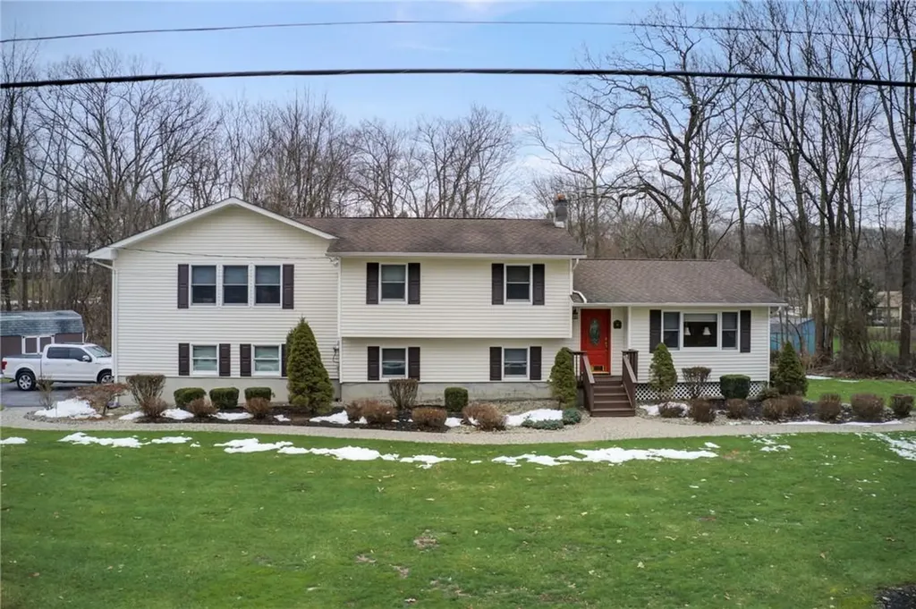 13 Travis Lane Newburgh NY 12550