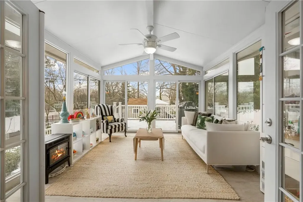 135 Secor Lane Pelham NY 10803