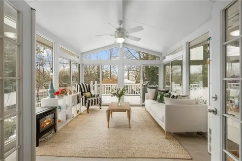 135 Secor Lane Pelham NY 10803