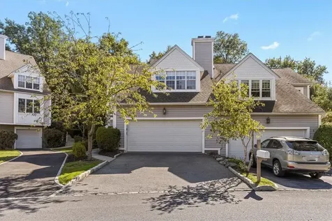27 Roundtop Road Yonkers NY 10710