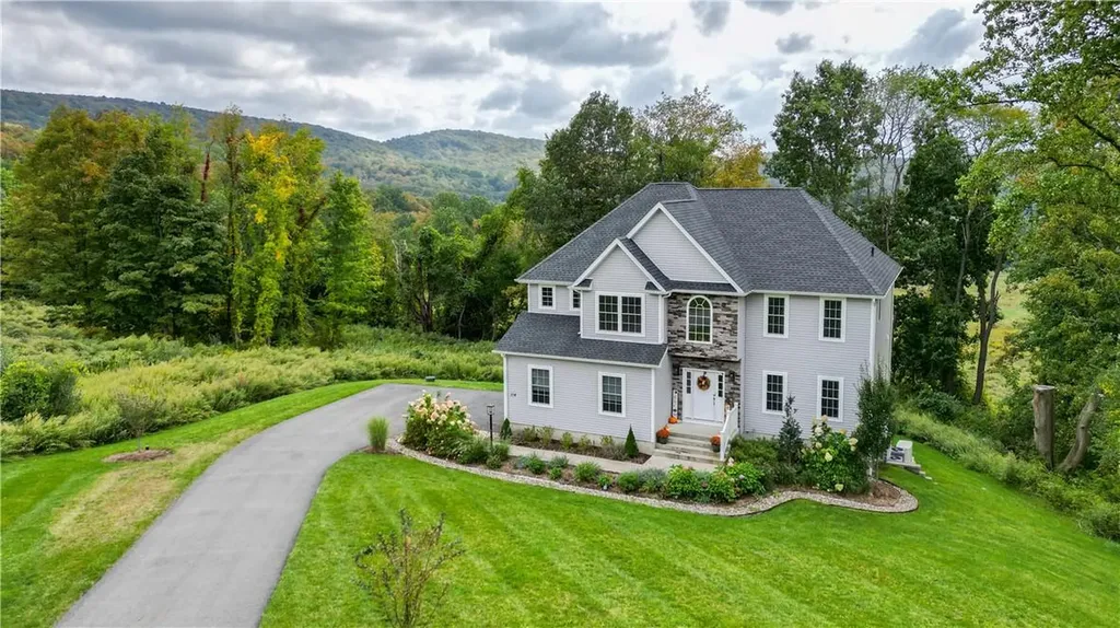 114 Stowe Drive Poughquag NY 12570