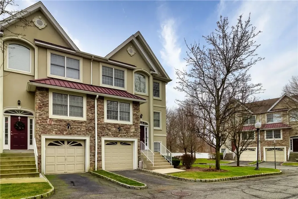 30 Tuxedo Lane Congers NY 10920