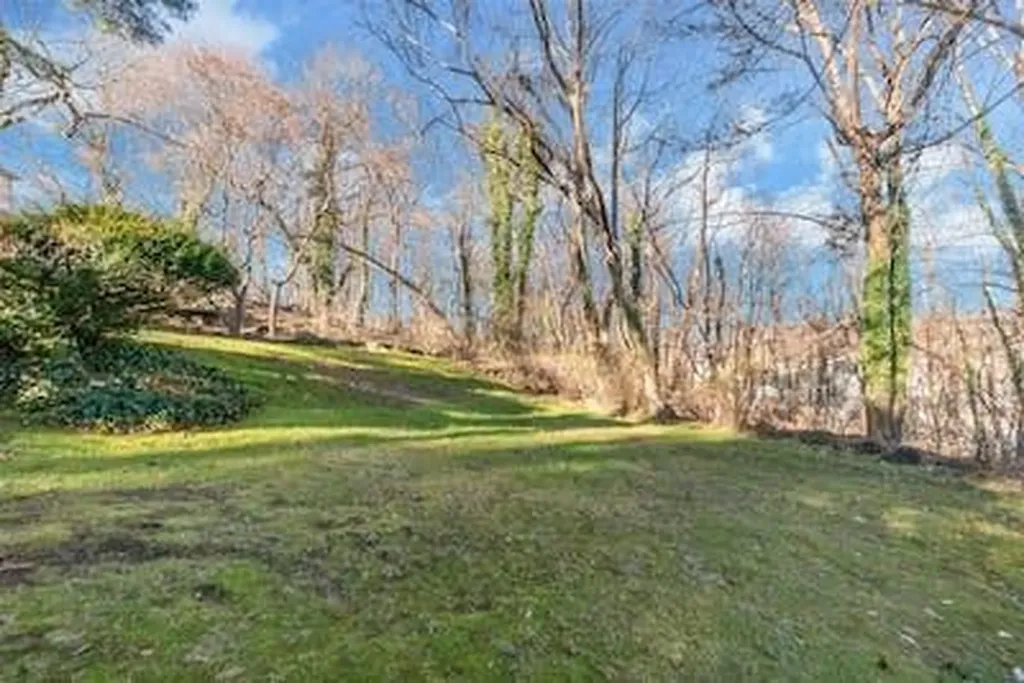 25 Joan Avenue White Plains NY 10607