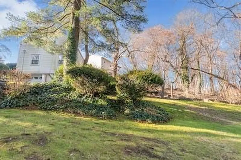 25 Joan Avenue White Plains NY 10607