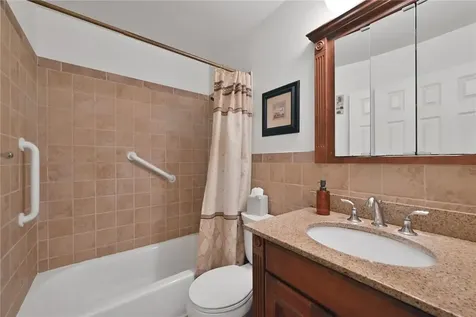 8 Carriage Lane New City NY 10956