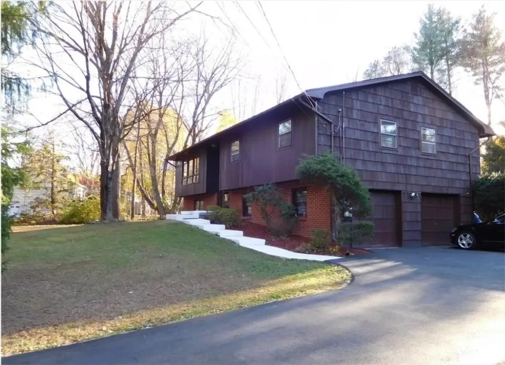 8 Caroll Drive Suffern NY 10901