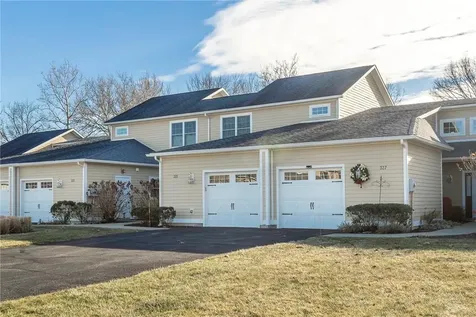 335 Ivy Trail Rhinebeck NY 12572