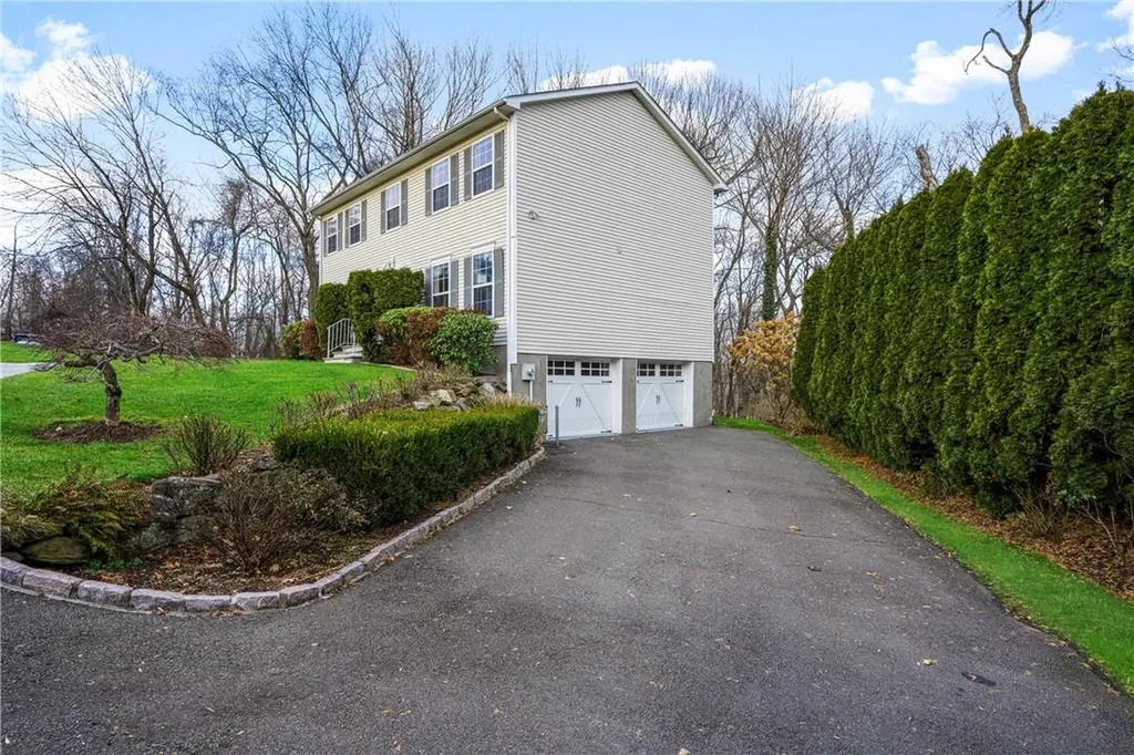 27 Joan Avenue White Plains NY 10607