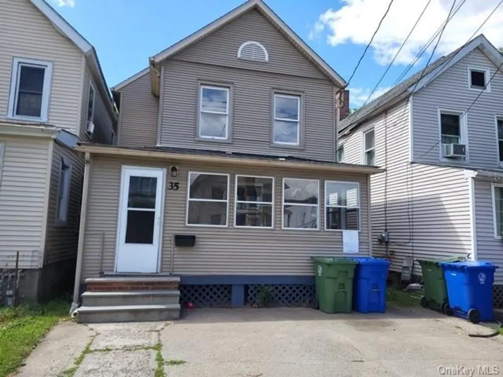 35 Smith Street Middletown NY 10940