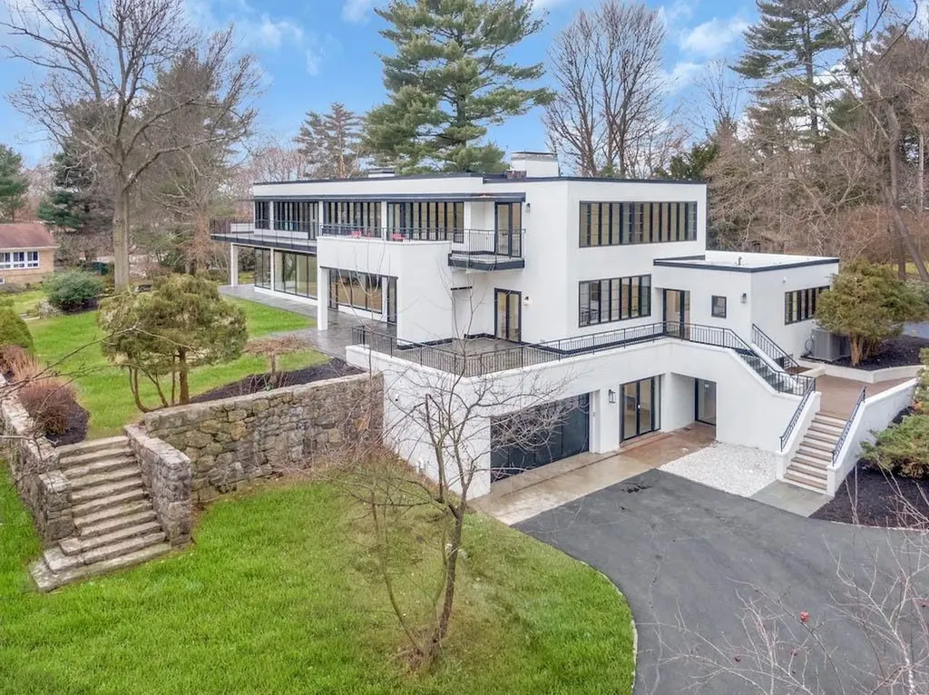39 Penny Lane Scarsdale NY 10583