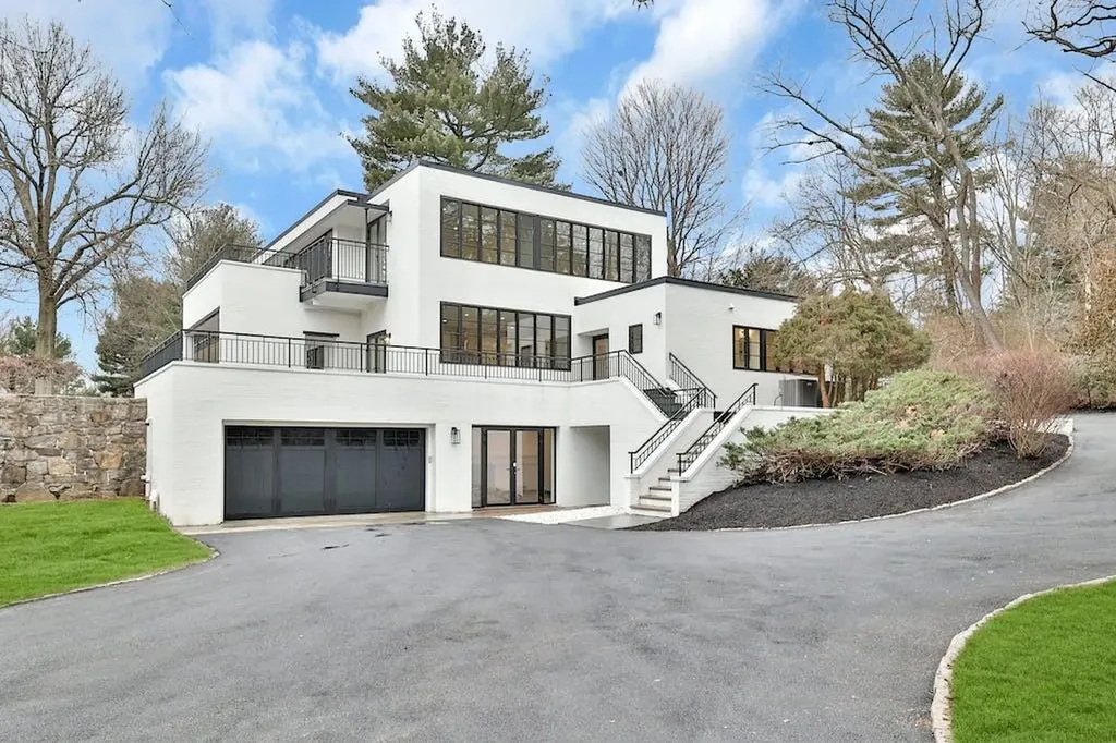 39 Penny Lane Scarsdale NY 10583