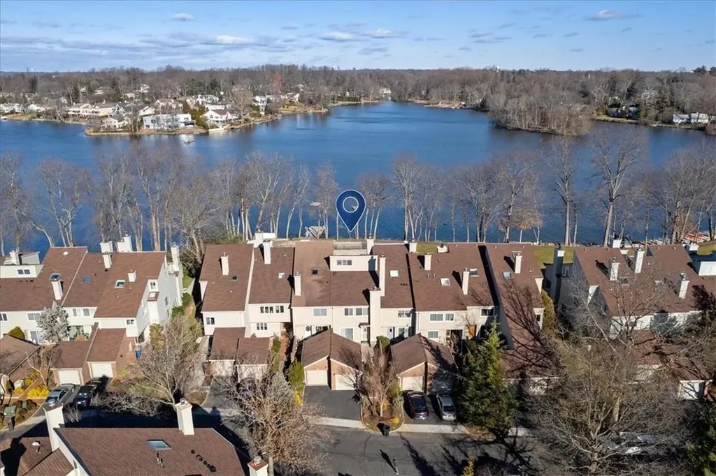 21 Waterside Close Eastchester NY 10709