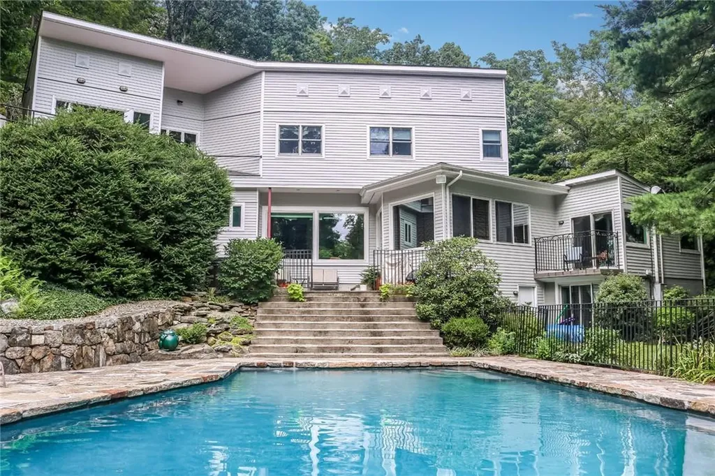 15 Kerry Lane Chappaqua NY 10514