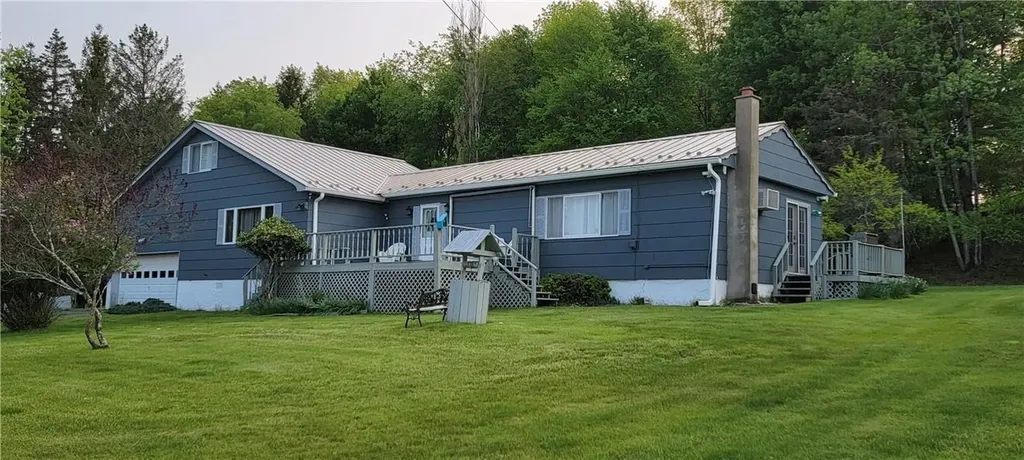 21 Hill Street Out Of Area PA 18405