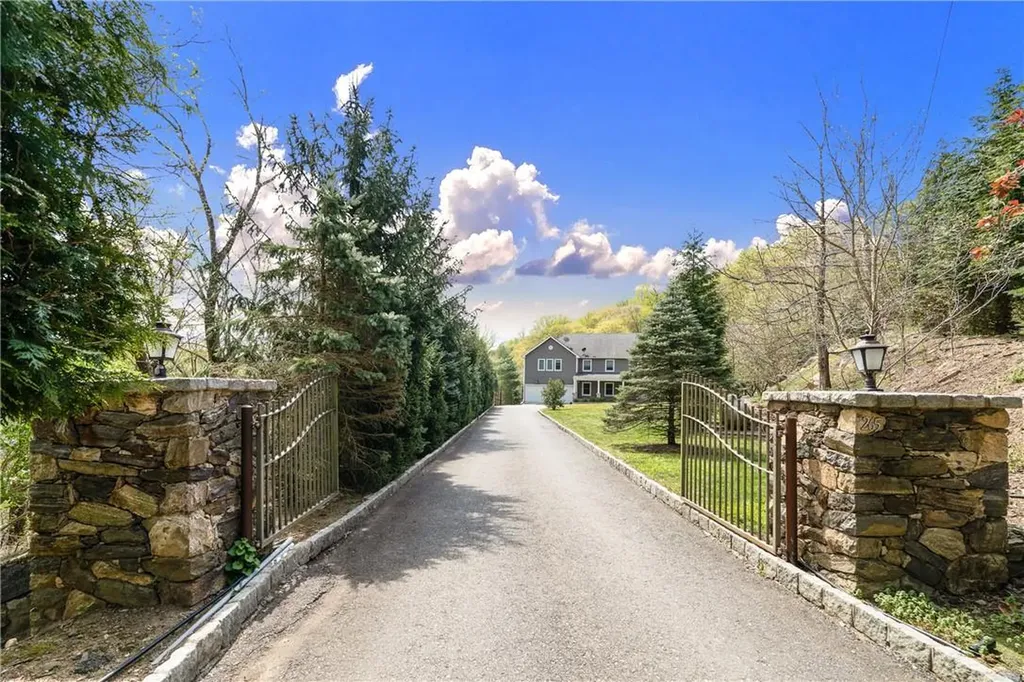 265 Mill River Road Chappaqua NY 10514
