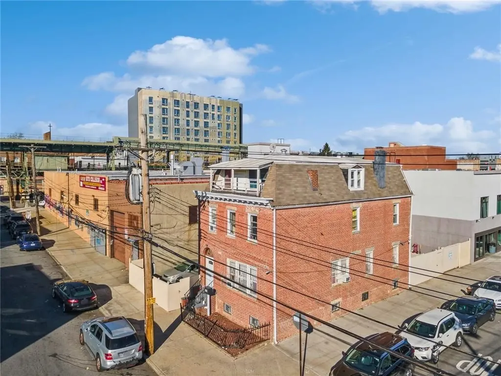 713 E 239th Street Bronx NY 10466