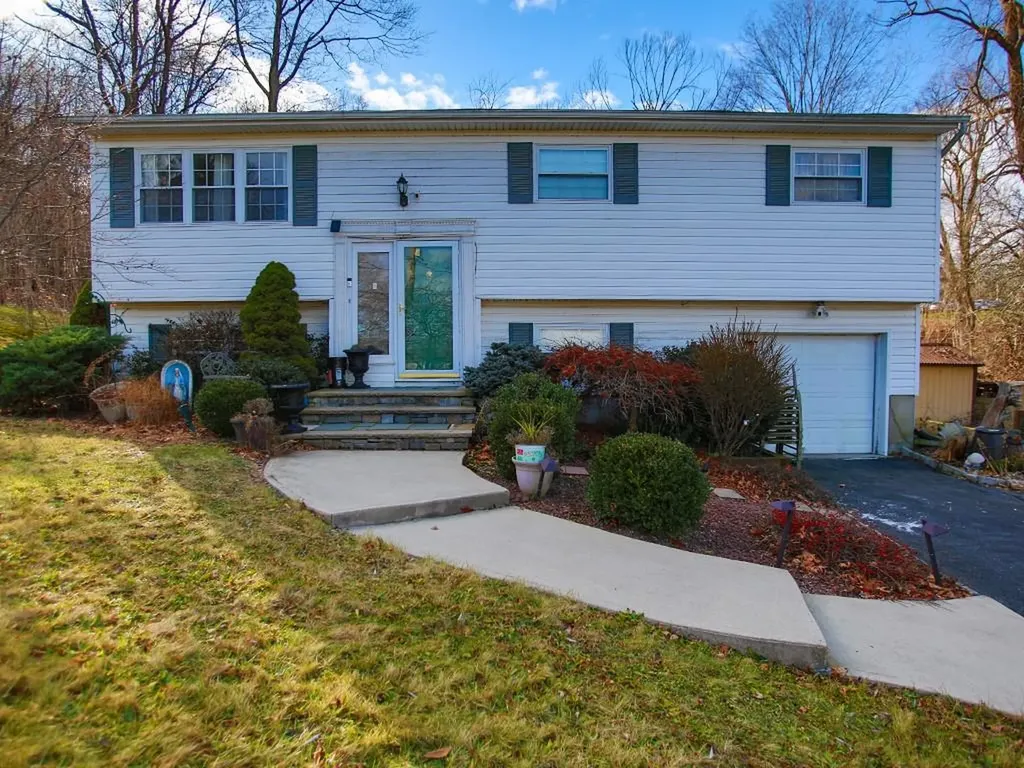 49 Surrey Road Chester NY 10918