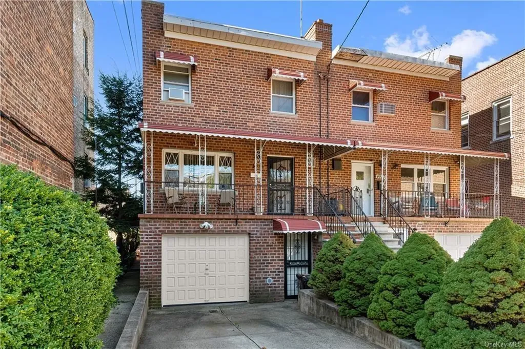 1911 Radcliff Avenue Bronx NY 10462