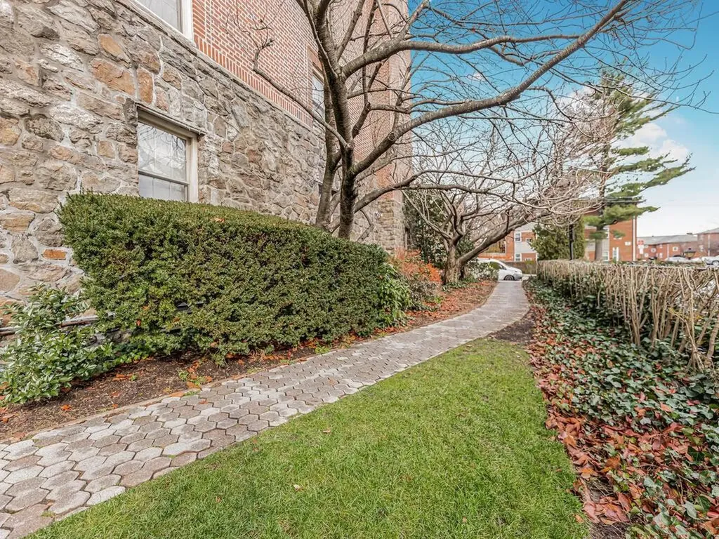 151 Centre Avenue New Rochelle NY 10805