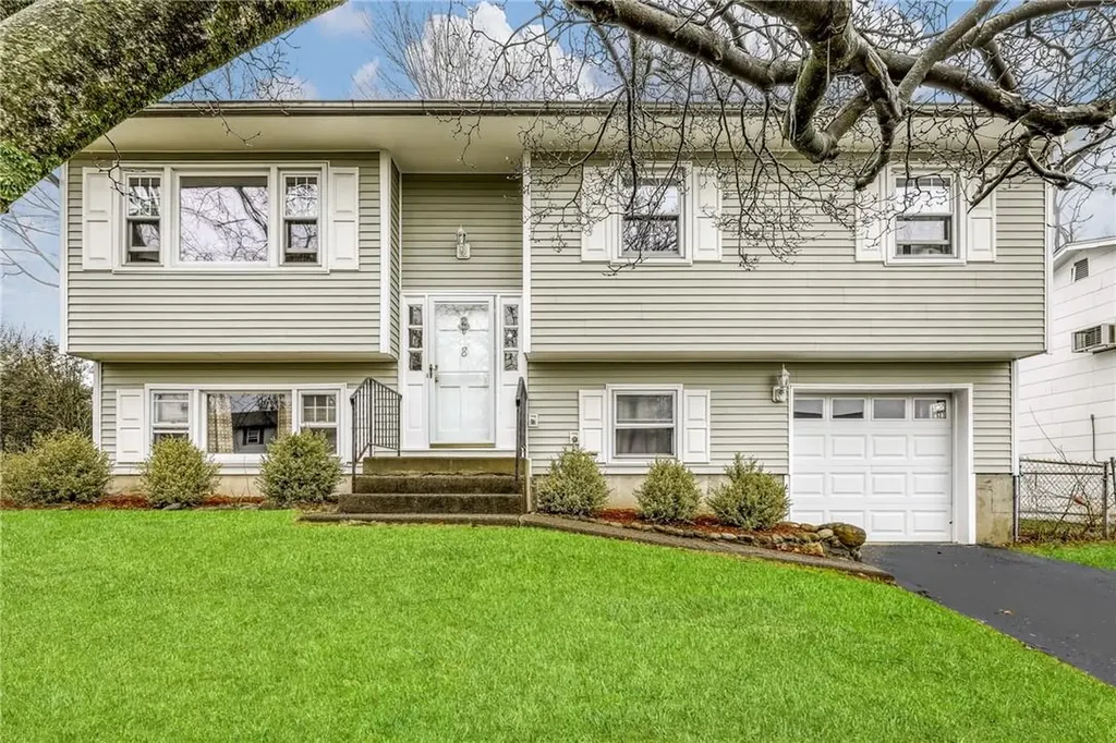 8 Mcgovern Drive Garnerville NY 10923