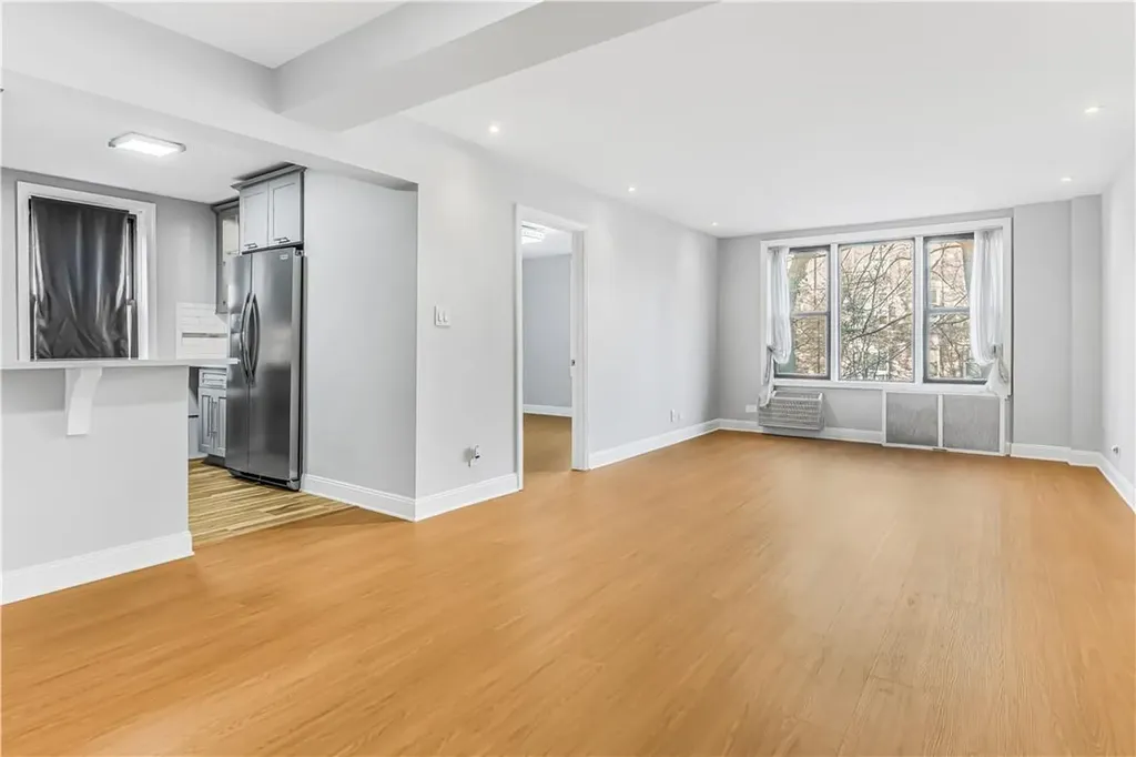 6035 Broadway Bronx NY 10471